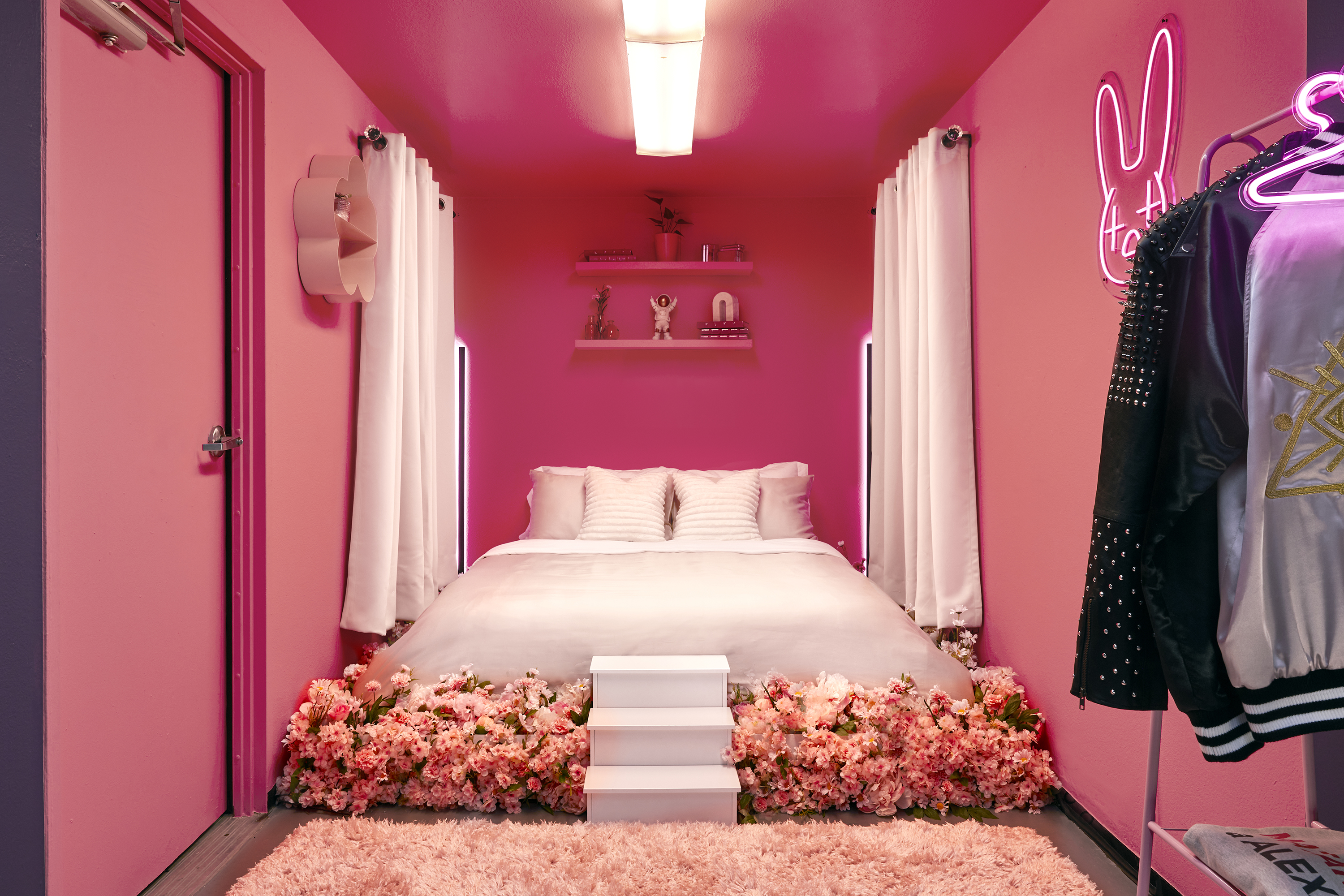 Bad_Bunny_Airbnb_05_Bedroom_Credit_Christian_Torres.jpg