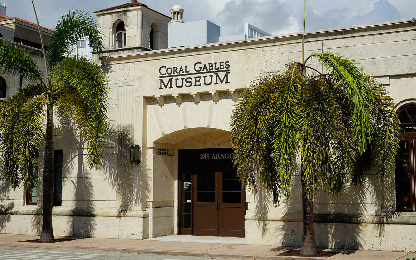 Coral-Gables-Museum-Entrance_by_nd_nc_1440x900_AA271BF4-5056-A36A-0B35248EB3BA0489-aa271afa5056a36_aa271c5a-5056-a36a-0b05716af185cf27.jpg