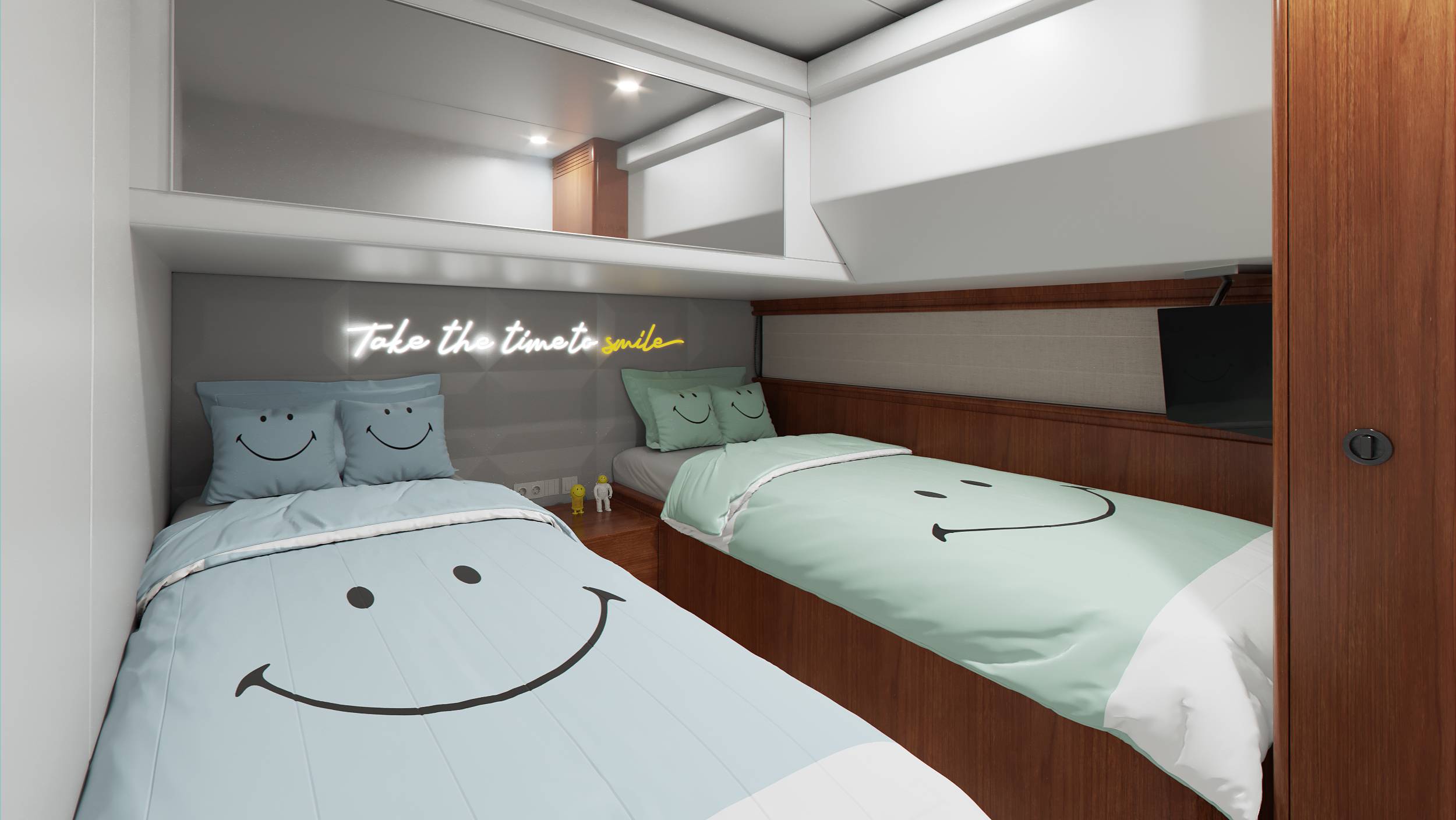 Smiley_Stay_at_Sea_with_Lumar_Yacht_Experience_3.jpg