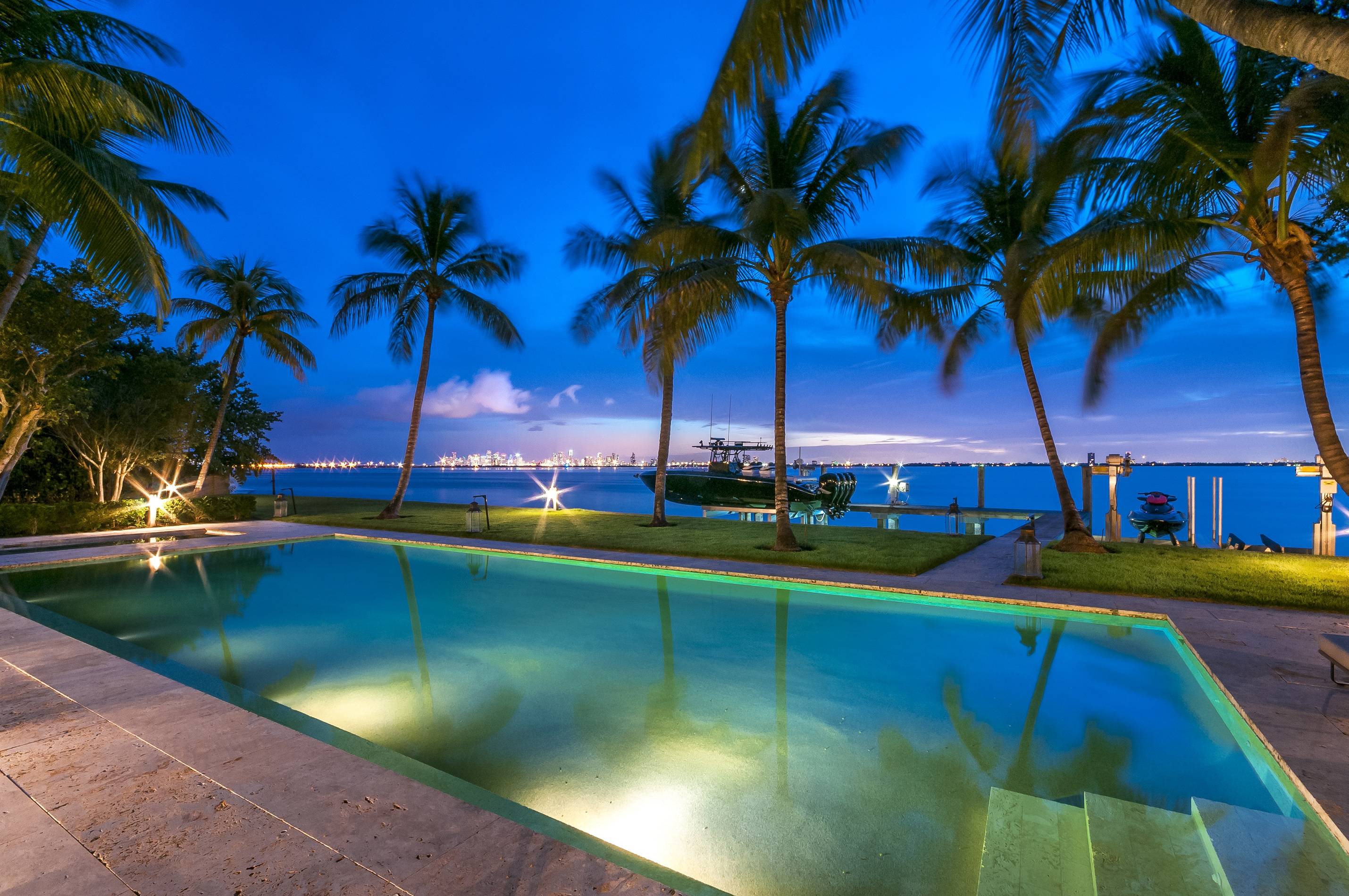 Phil Collins Miami Mansion Sold, Pool