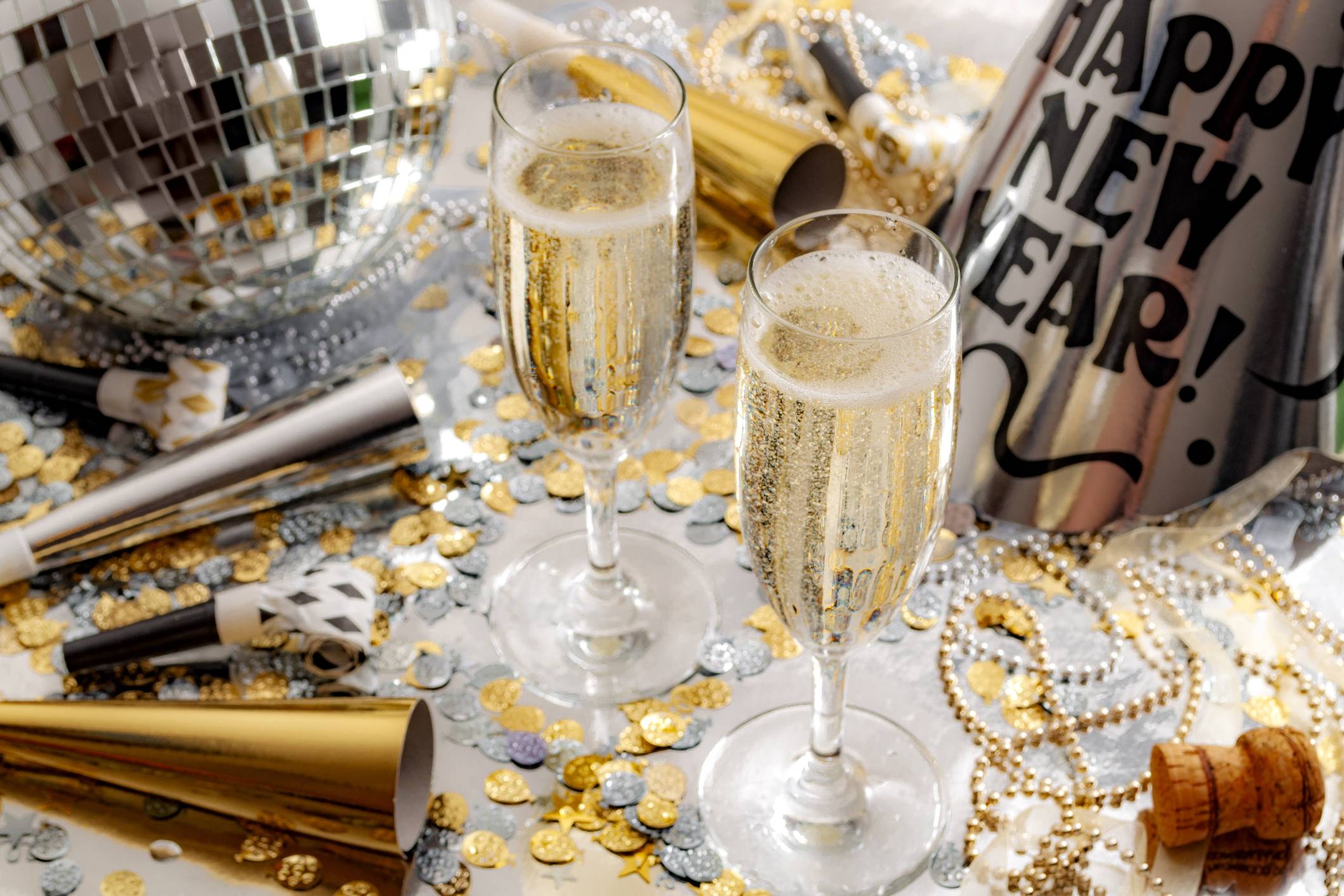 nye-party-GettyImages-1084097954.jpg